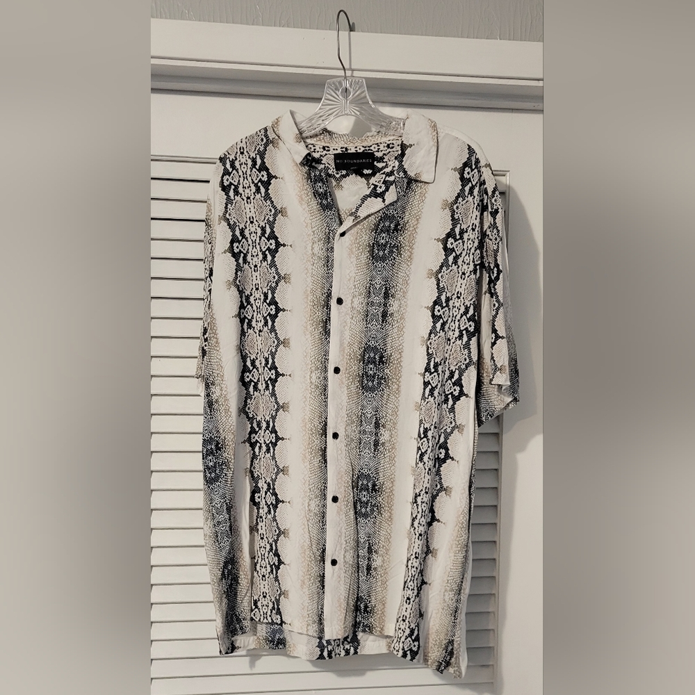 Men's XL No Boundaries Shirt
